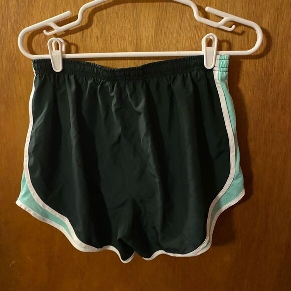 Nike dry running shorts - Picture 2 of 3